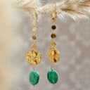 Passionnée par les bijoux je suis devenue créatrice de boucle d’oreille singulière, à  tarif unique, je vous laisse regarder